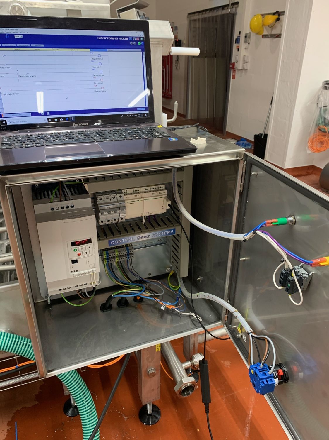 Field devices connected to a heat recovery unit