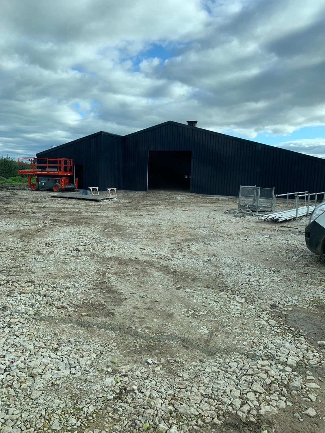Electrical installation in a pig rearing unit